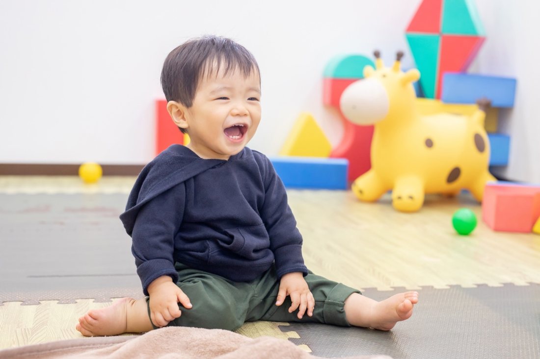 笑顔いっぱいに過ごす0〜2歳児