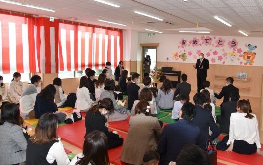 ホールで行う入園・進級式