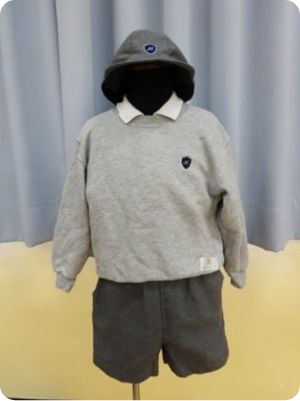 冬の制服(グレーのトレーナー・グレーの半ズボン・帽子)